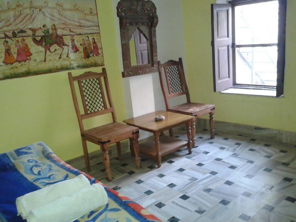 ג'ודפור Hare Krishna Home Stay Guest House מראה חיצוני תמונה